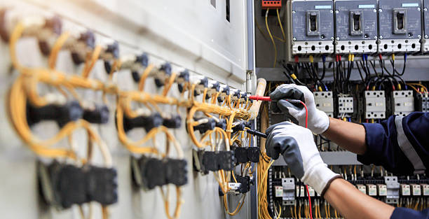 Professional Electrician technician working in South Barrington, IL